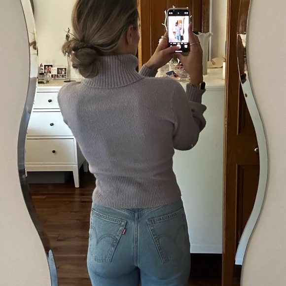 Lilac turtleneck sweater - Picture 3 of 3